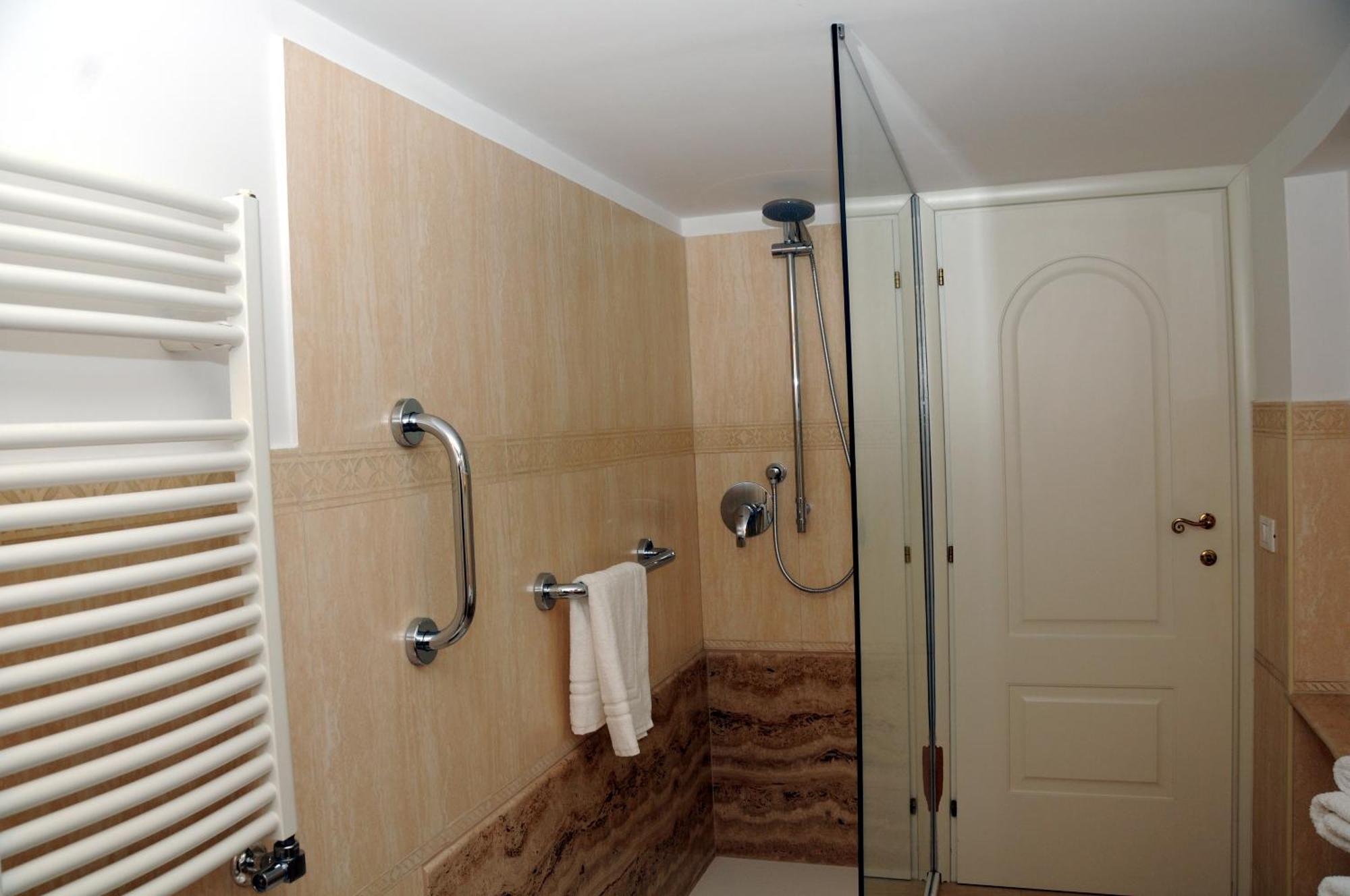 A Casa Di Lu, Al Colosseo - Guest House Rome Exterior photo